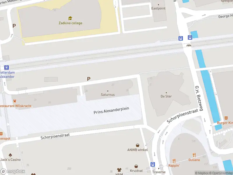 Ambulance met grote spoed naar de Eridanusstraat in Rotterdam