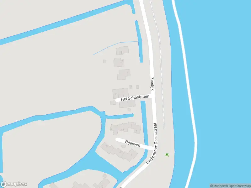 Ambulance met gepaste spoed naar de Het Schoolplein in Uitdam