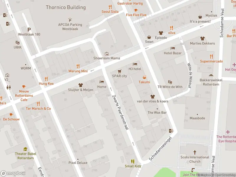 Ambulance met grote spoed naar de Zwarte Paardenstraat in Rotterdam