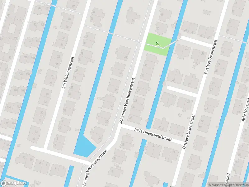 Ambulance met grote spoed naar de Johannes Voorhoevestraat in Rotterdam