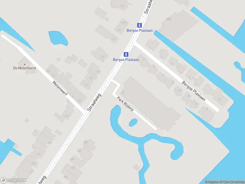 Ambulance met grote spoed naar de Park Bijdorp in Rotterdam