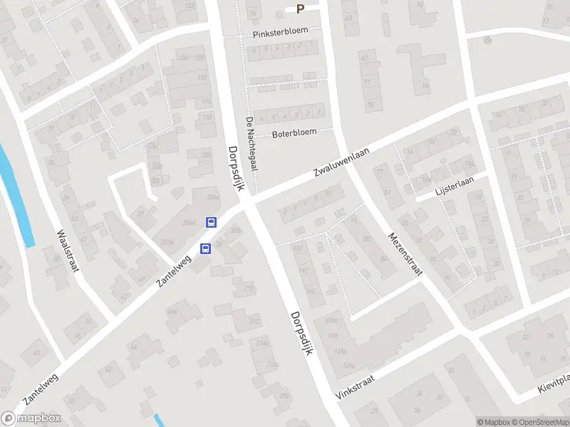 Ambulance met gepaste spoed naar de Zwaluwenlaan in Rhoon