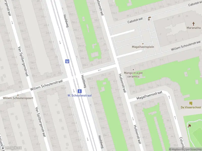 Ambulance met grote spoed naar de Hudsonstraat in Amsterdam