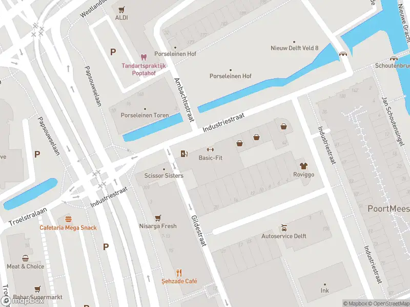 Ambulance met gepaste spoed naar de Industriestraat in Delft