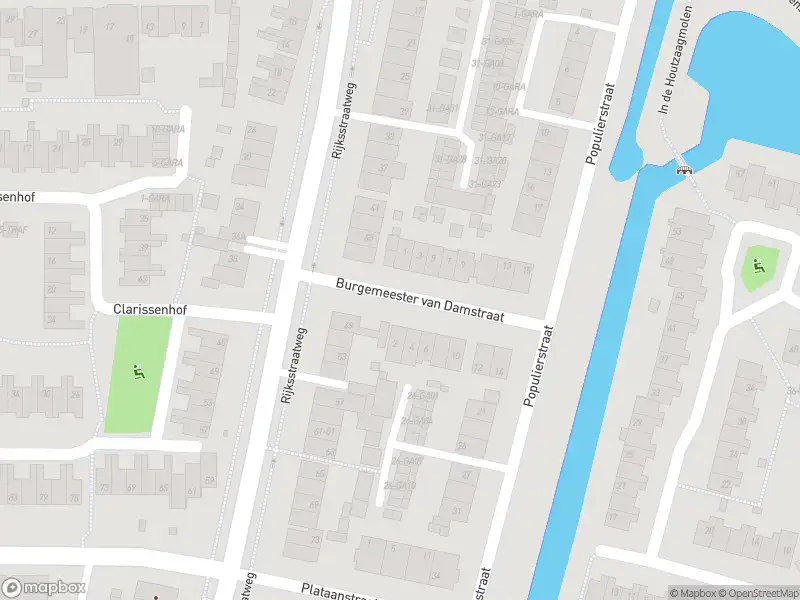 Ambulance met grote spoed naar de Burgemeester van Damstraat in Duivendrecht