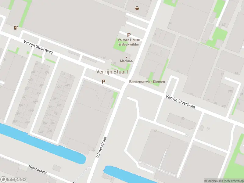 Ambulance met grote spoed naar de Weesperstraat in Diemen