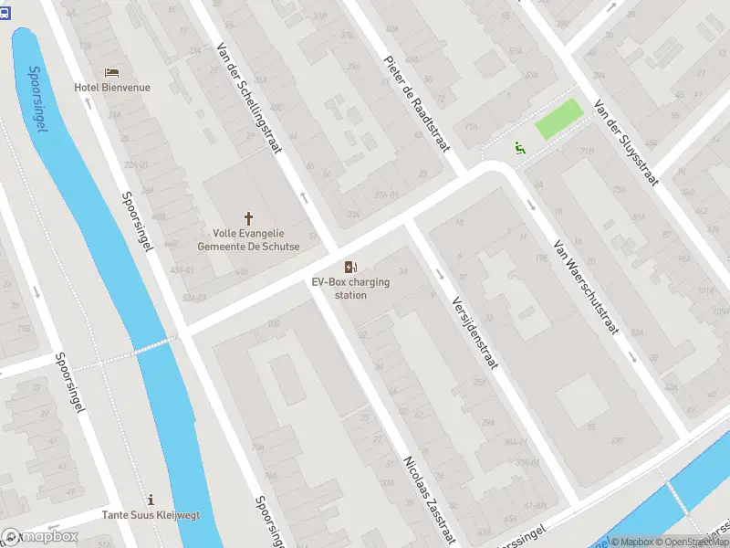 Brandweer met gepaste spoed naar de Pieter de Raadtstraat in Rotterdam