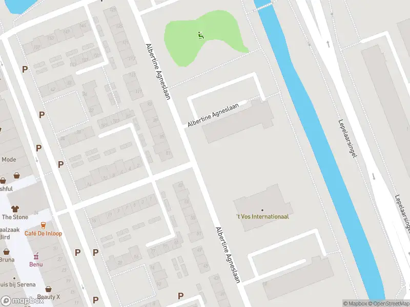 Ambulance met grote spoed naar de Albertine Agneslaan in Vlaardingen