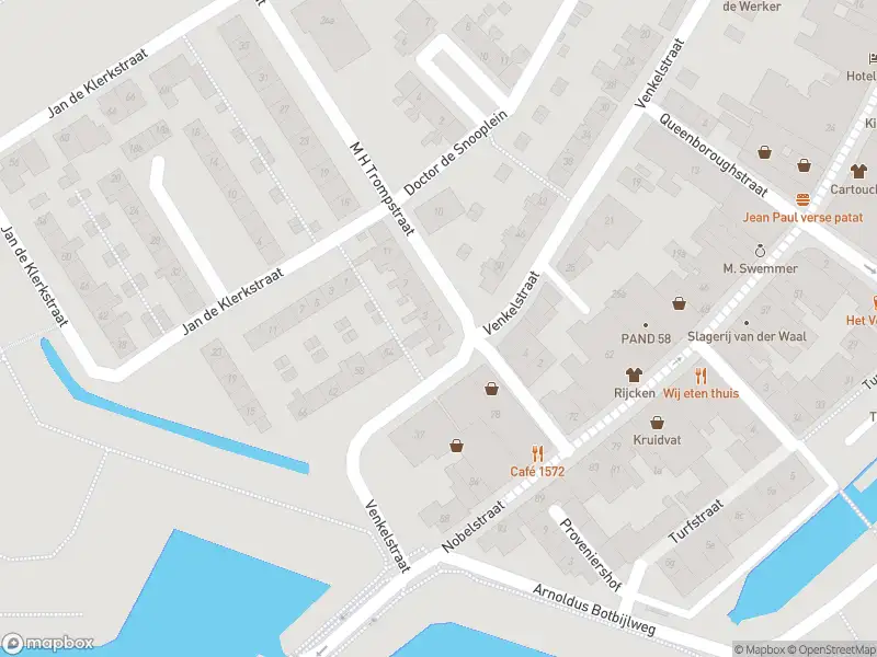 Ambulance met grote spoed naar de M H Trompstraat in Brielle