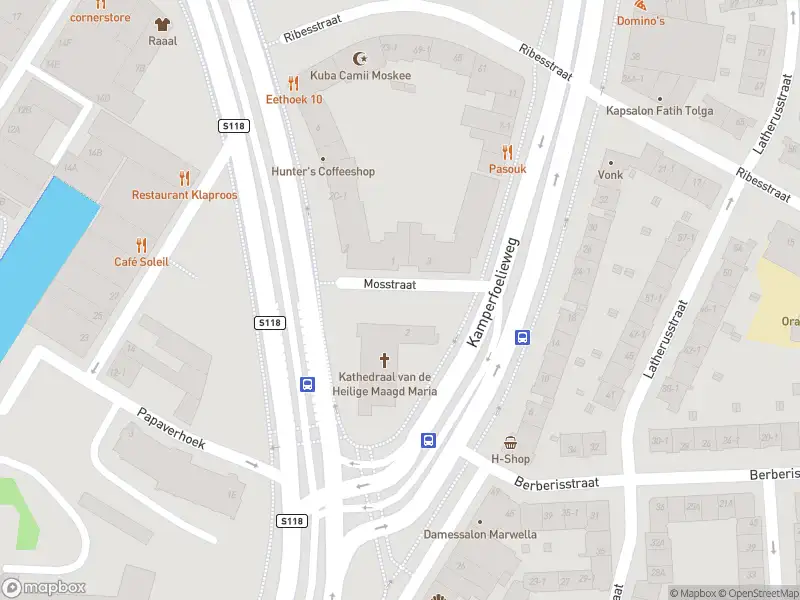 Ambulance met gepaste spoed naar de Mosstraat in Amsterdam