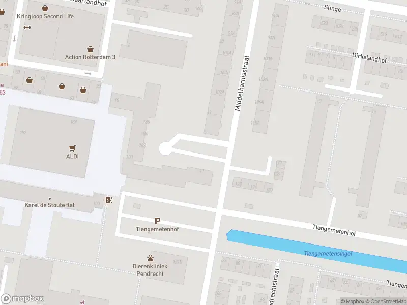 Ambulance met grote spoed naar de Middelharnishof in Rotterdam