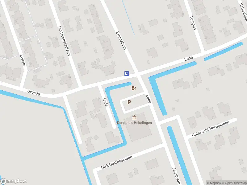 Ambulance met gepaste spoed naar de Dorpsstraat in Hekelingen