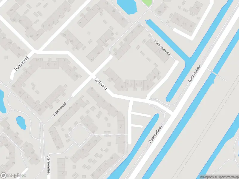 Ambulance met grote spoed naar de Lelieveld in Nieuwerkerk aan den IJssel