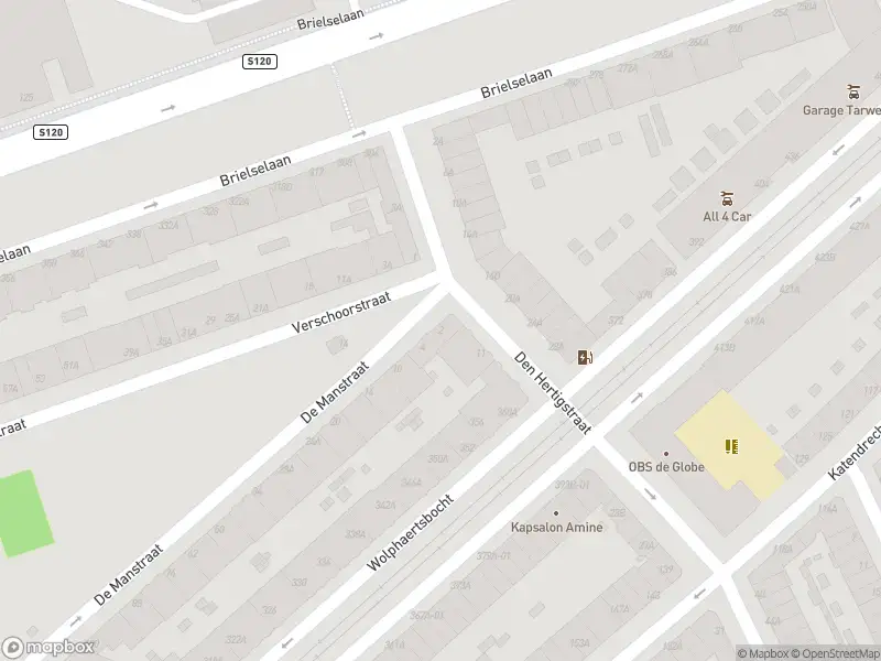 Ambulance met grote spoed naar de De Manstraat in Rotterdam