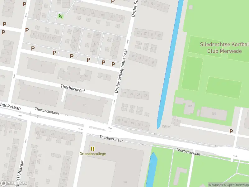 Ambulance met gepaste spoed naar de Dr. Schaepmanstraat in Sliedrecht