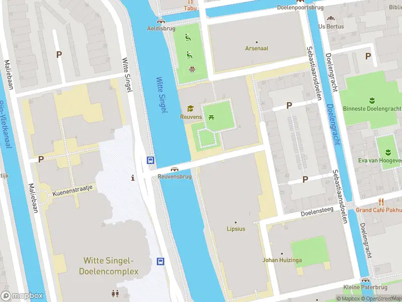 Ambulance met gepaste spoed naar de Haarlemmerweg in Leiden