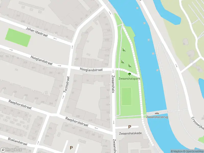 Ambulance met grote spoed naar de Hooglandstraat in Rotterdam