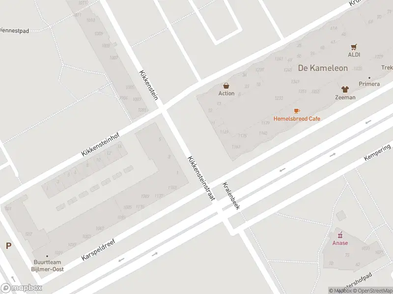 Ambulance met grote spoed naar de Kikkensteinstraat in Amsterdam