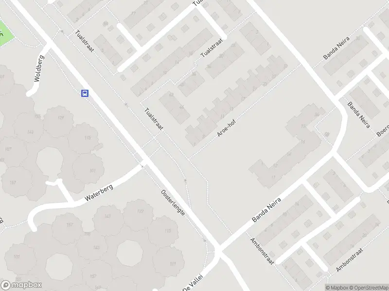 Ambulance met grote spoed naar de Aroe-hof in Capelle aan den IJssel