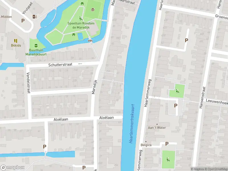 Ambulance met gepaste spoed naar de Maredijkhofje in Leiden