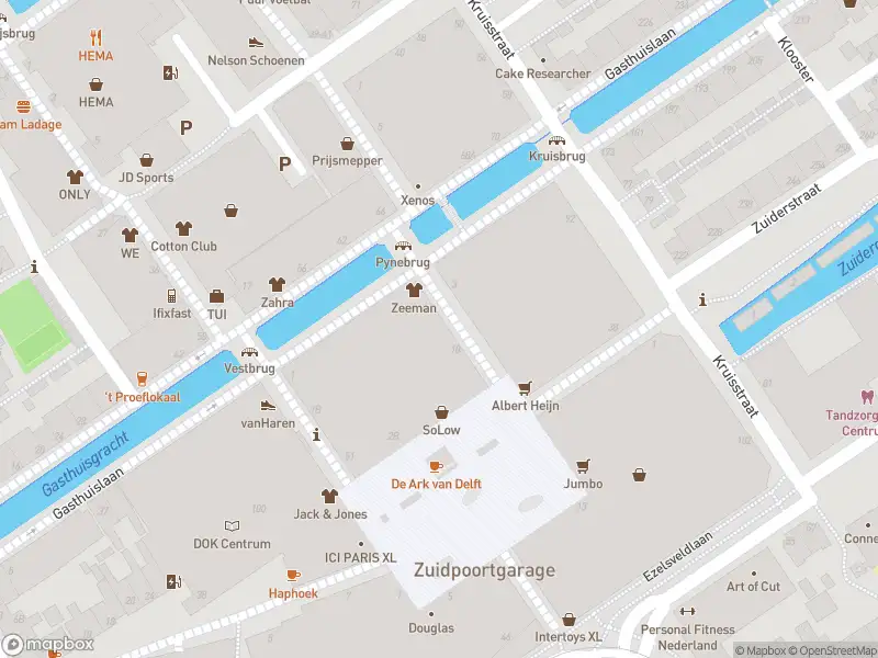 Brandweer met gepaste spoed naar de Bastiaanpoort in Delft