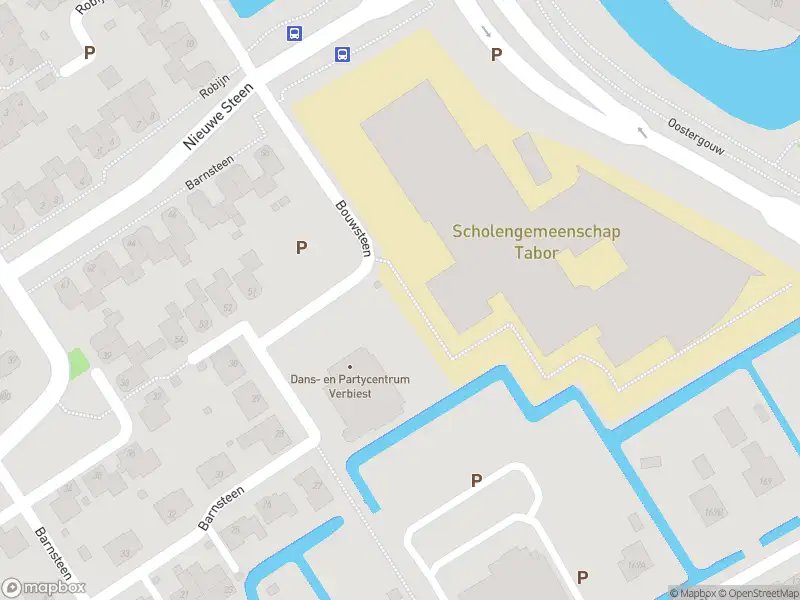 Ambulance met gepaste spoed naar de Bouwsteen in Hoorn