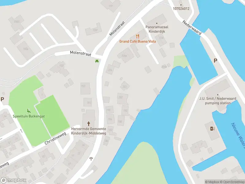 Ambulance met gepaste spoed naar de Molenstraat in Kinderdijk