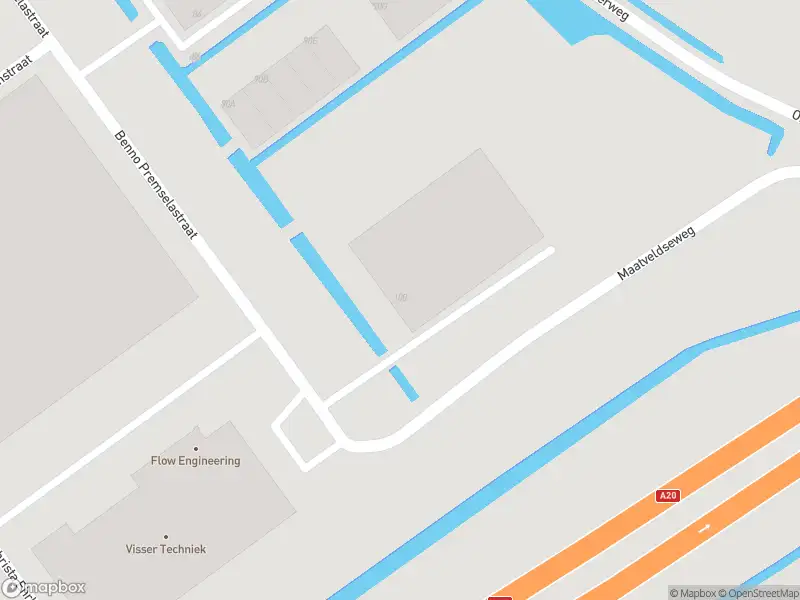 Ambulance met gepaste spoed naar de Benno Premselastraat in Rotterdam