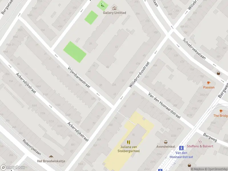 Ambulance met gepaste spoed naar de Willebrordusstraat in Rotterdam