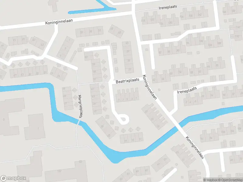 Ambulance met grote spoed naar de Koninginnelaan in Hellevoetsluis