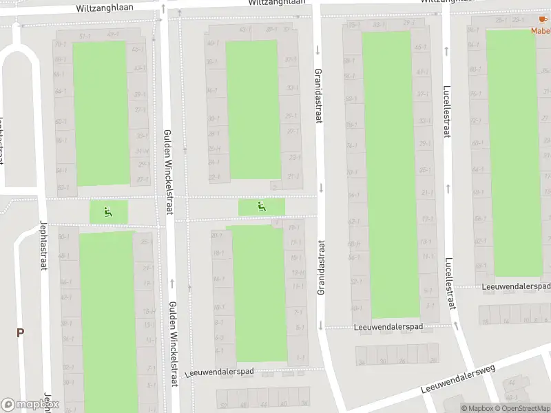 Ambulance met grote spoed naar de Lidewijdepad in Amsterdam
