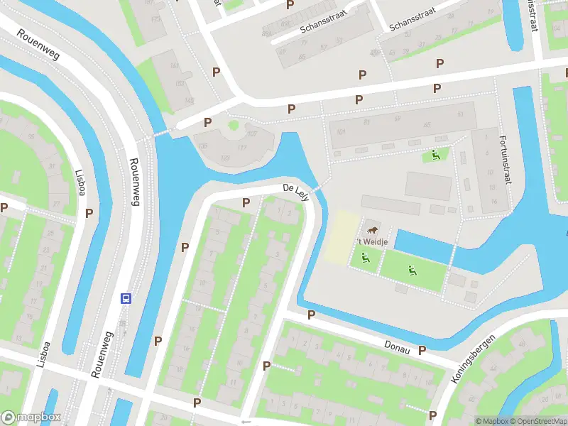 Ambulance met grote spoed naar de De Lely in Wormer