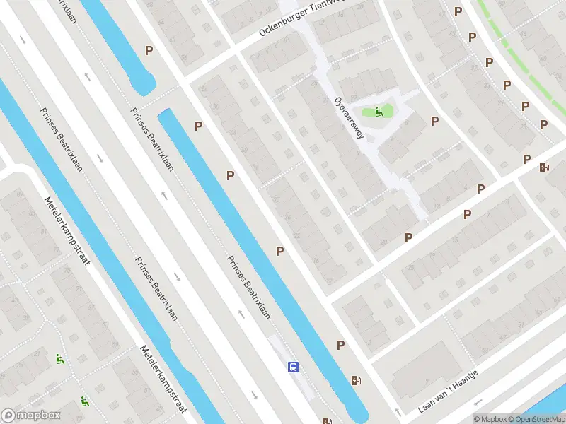 Ambulance met grote spoed naar de Zwenkgrasstraat in Rijswijk