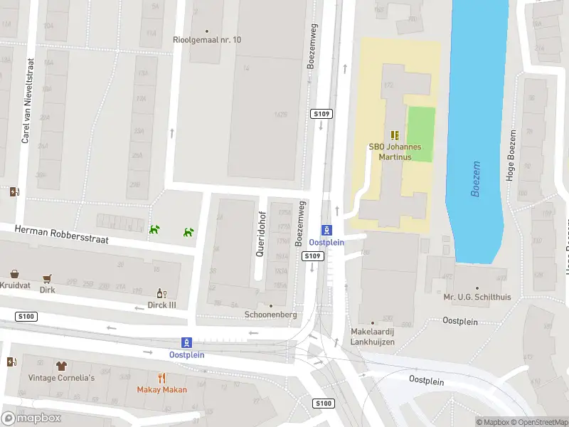 Ambulance met grote spoed naar de Boezemweg in Rotterdam