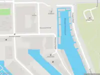 Brandweer met grote spoed naar de Nieuwpoortkade in Amsterdam vanwege gebouwbrand