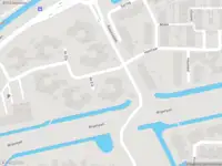 Ambulance met grote spoed naar de De Eik in Hellevoetsluis