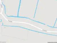 Ambulance met grote spoed naar de Drieëndijk in Heenvliet