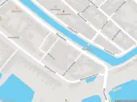 Ambulance met grote spoed naar de Wintertuin in Weesp