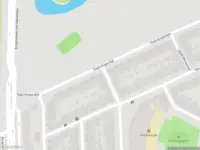 Ambulance met grote spoed naar de Vlaardingerdijk in Schiedam