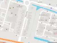 Ambulance met grote spoed naar de Stationsweg in Sliedrecht