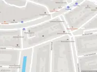 Ambulance met grote spoed naar de Katendrechtse Lagedijk in Rotterdam