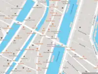 Ambulance naar de Stormsteeg in Amsterdam