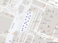 Ambulance met grote spoed naar de Zuidplein in Rotterdam