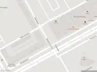 Ambulance met grote spoed naar de Kikkensteinstraat in Amsterdam