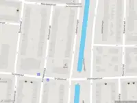 Ambulance met grote spoed naar de Lepelaarsingel in Rotterdam