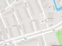 Ambulance met grote spoed naar de Diepenhorst in Rotterdam