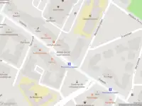 Ambulance met gepaste spoed naar de Oudedijk in Rotterdam