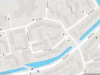 Ambulance met grote spoed naar de De Bonaire in Hellevoetsluis