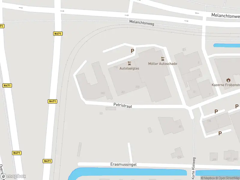 Ambulance met gepaste spoed naar de Petristraat in Rotterdam