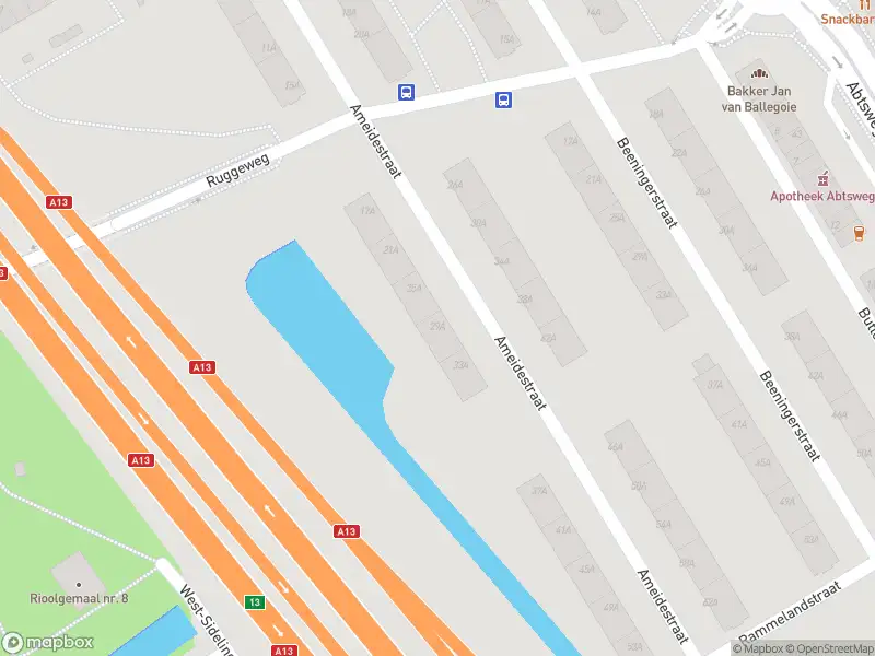 Ambulance met grote spoed naar de Ameidestraat in Rotterdam